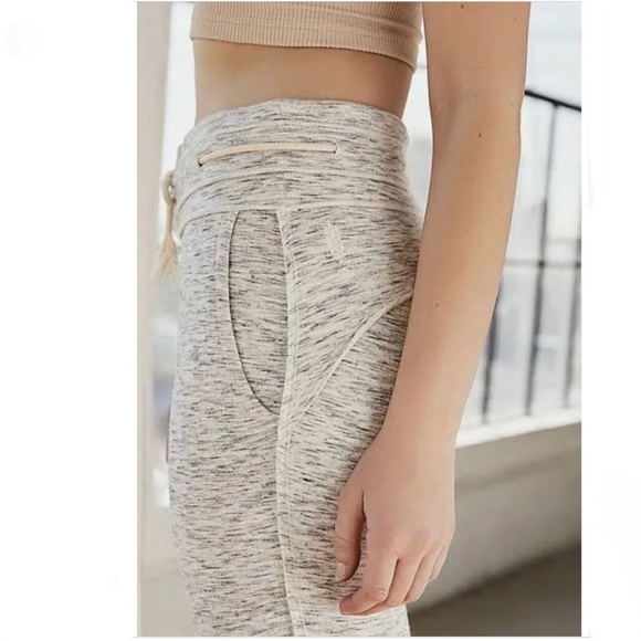 Free People Movement Wild Side High-rise 7/8 Solid Flare Leggings - Picture 3 of 14